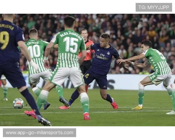 里昂决定在冬窗以多方式补强边路深度，打造全新战术体系