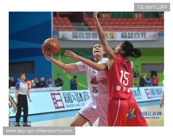 中国女篮的荣耀源自无数汗水，中国女篮表现