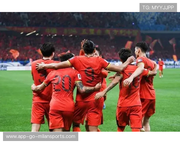 国足备战氛围积极信心十足，国足成员报到最积极